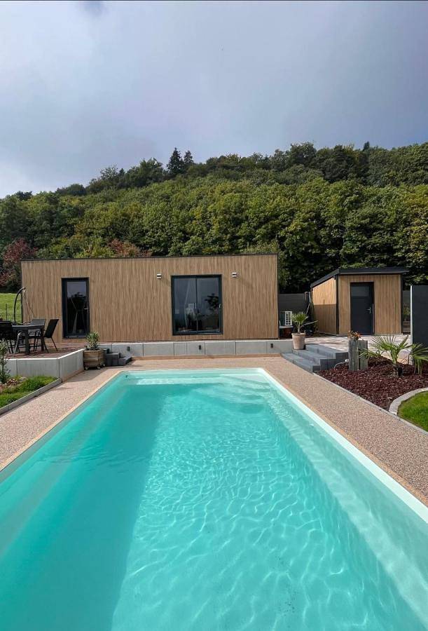 Location de vacances pour 2 personnes, avec jacuzzi ainsi que jardin et piscine à Haegen