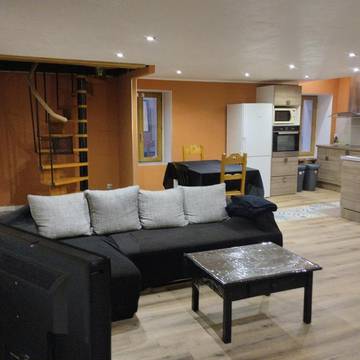 Gîte pour 5 personnes, avec terrasse dans Saint-Cergues