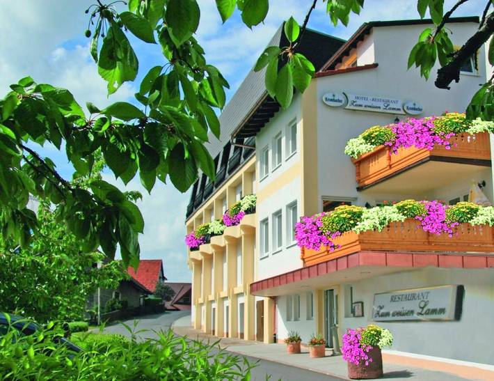 Hotel für 2 Personen, mit Balkon und Terrasse sowie Ausblick in Rothenberg