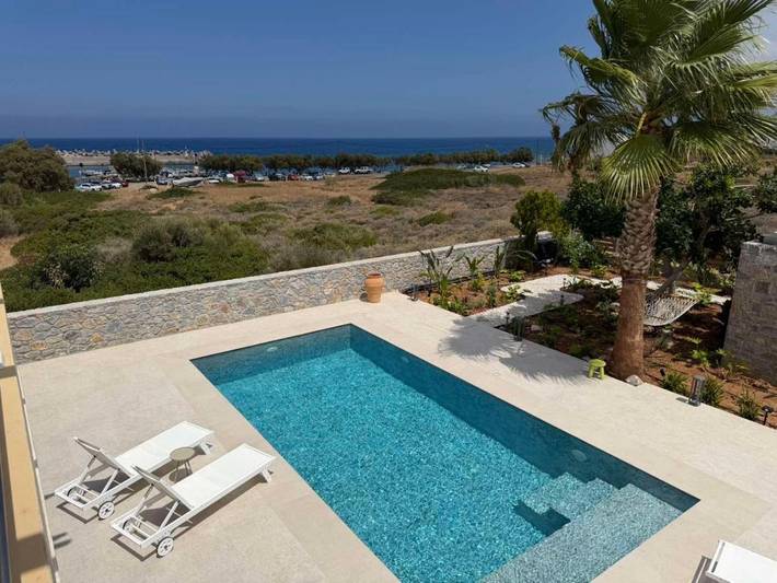 Location de vacances pour 6 personnes, avec Balcon et Terrasse ainsi que Jardin et Piscine dans Milatos Beach