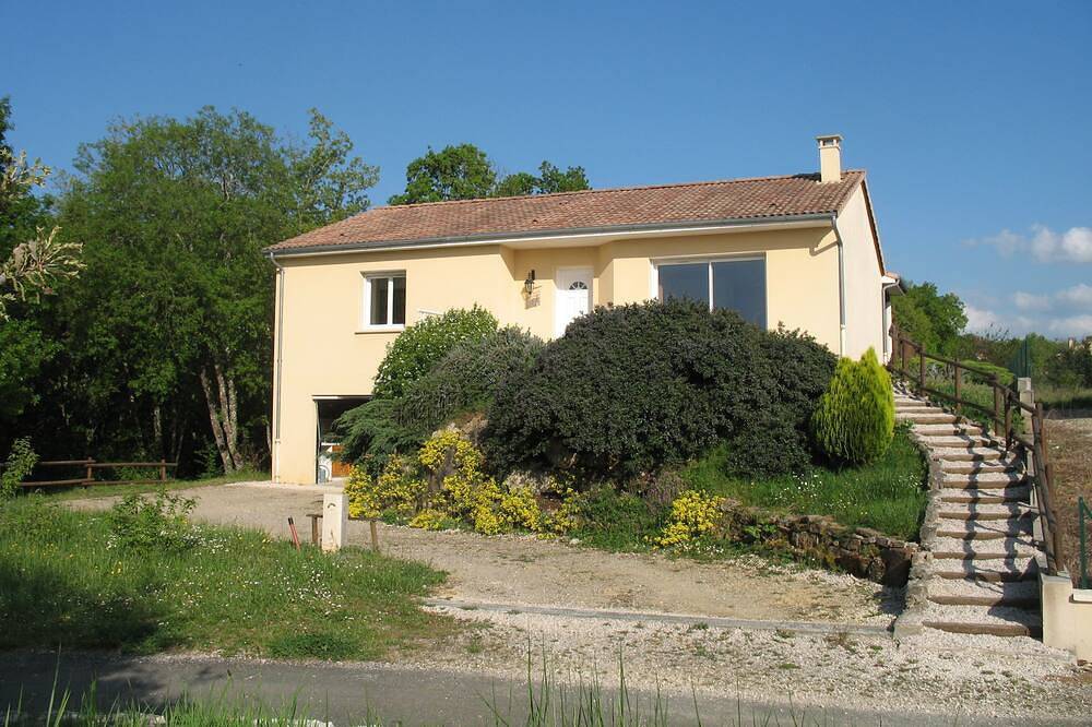 Maison de campagne neuve dominant la dordogne. in Le Roc, Quercy