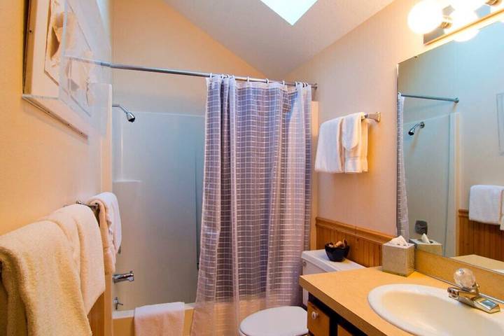 Vacation rental for 8 people, with hot tub and terrace in Sunriver