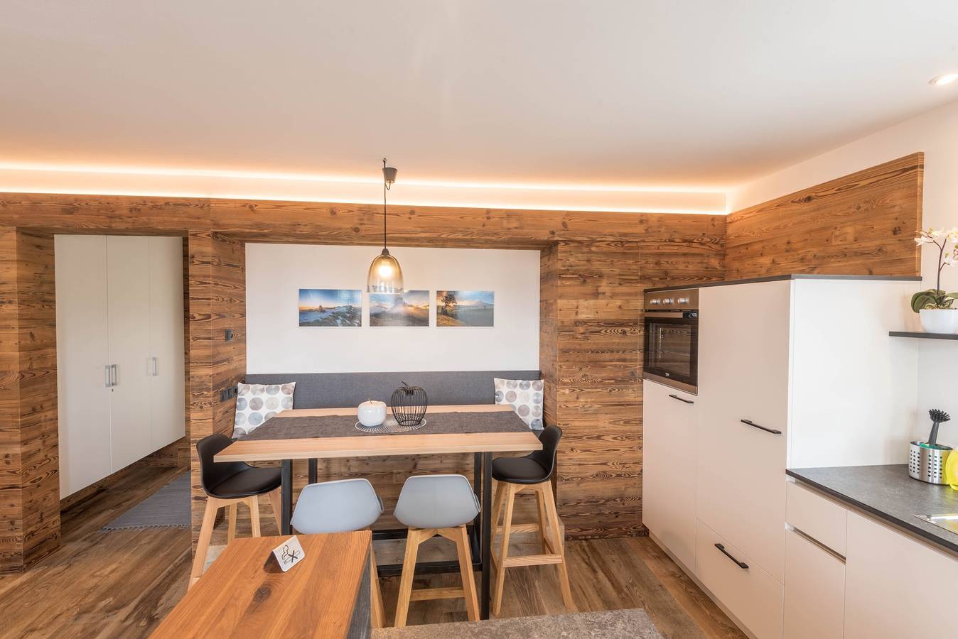 Ganze Wohnung, Ferienwohnung "Roderer" mit Bergblick, Wlan, Balkonen & Terrasse in Ums, Völs am Schlern