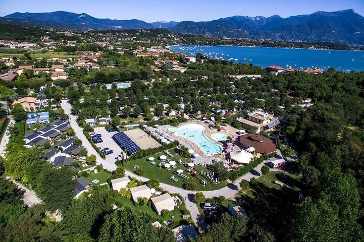 Resort per 6 persone, con piscina in Lombardia