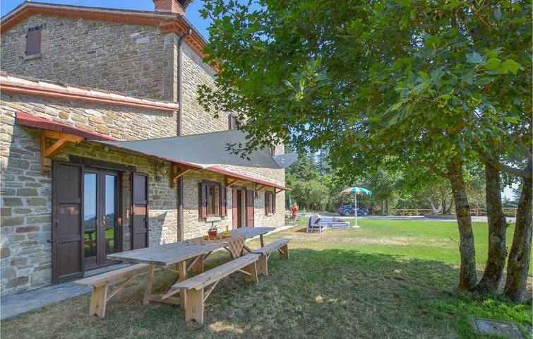 Casa de vacaciones para 10 personas con vistas in Apecchio, Pesaro-Urbino
