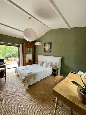 Cottage pour 2 personnes, avec jardin ainsi que terrasse et vue à Fressac