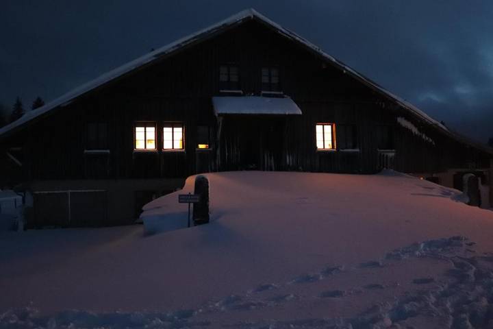 Hôtel pour 7 personnes, avec jardin, animaux acceptés à Hauterive-la-Fresse - 3