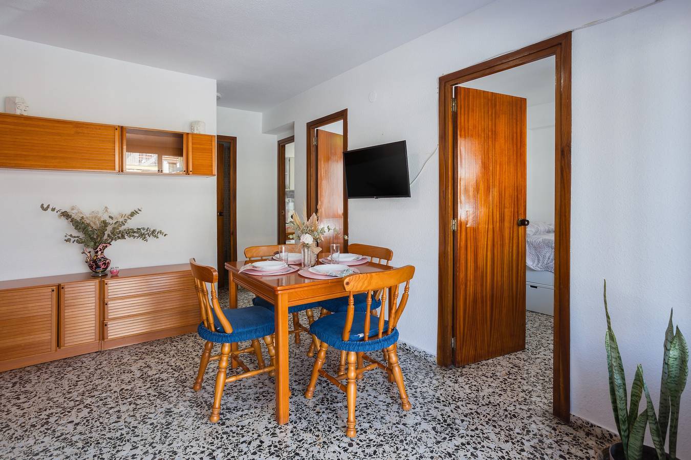 Ganze Wohnung, Ferienwohnung 'Apartamento En Playa Acogedor' mit Privatterrasse, Wlan und Klimaanlage in Oliva, Costa de Valencia