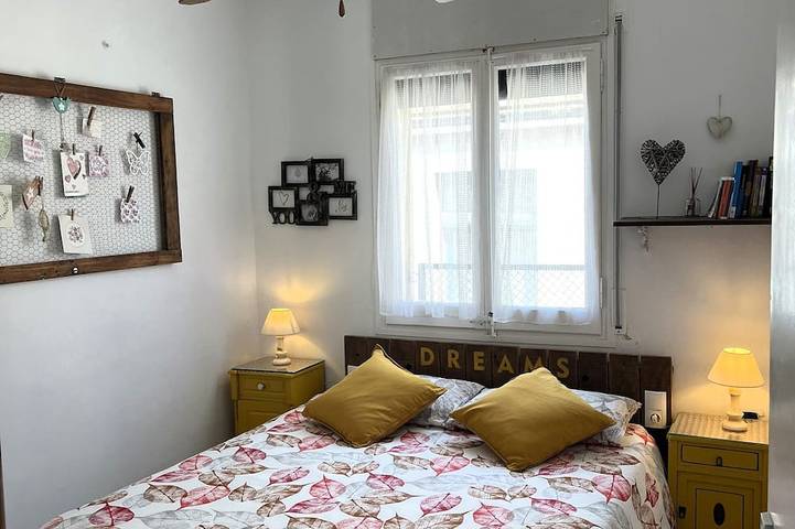Ganze Wohnung, Sweet Dreams. Luminous with balcony, centrally located, ideal for couples and families (2-4 pax). in Sant Feliu de Guíxols, Costa Brava