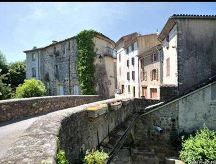 Gîte pour 9 personnes, avec vue à Génolhac - 4