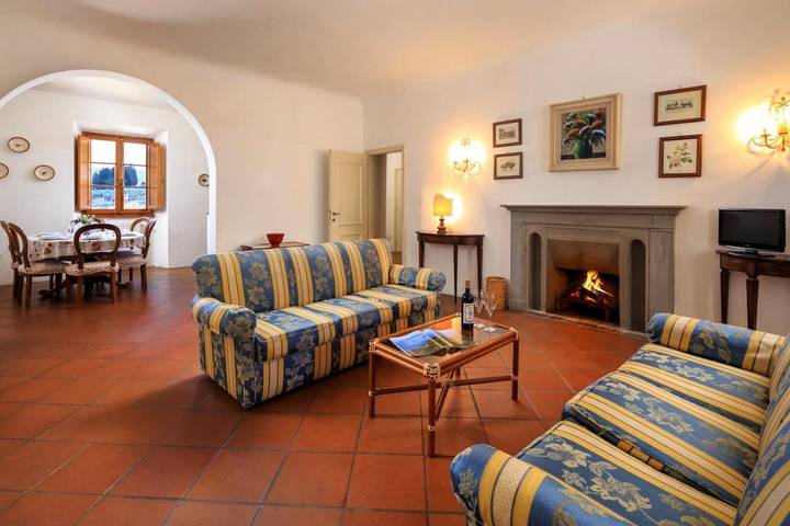 Appartamento per 2 persone, con Terrazza e Giardino nonché Piscina a Calenzano