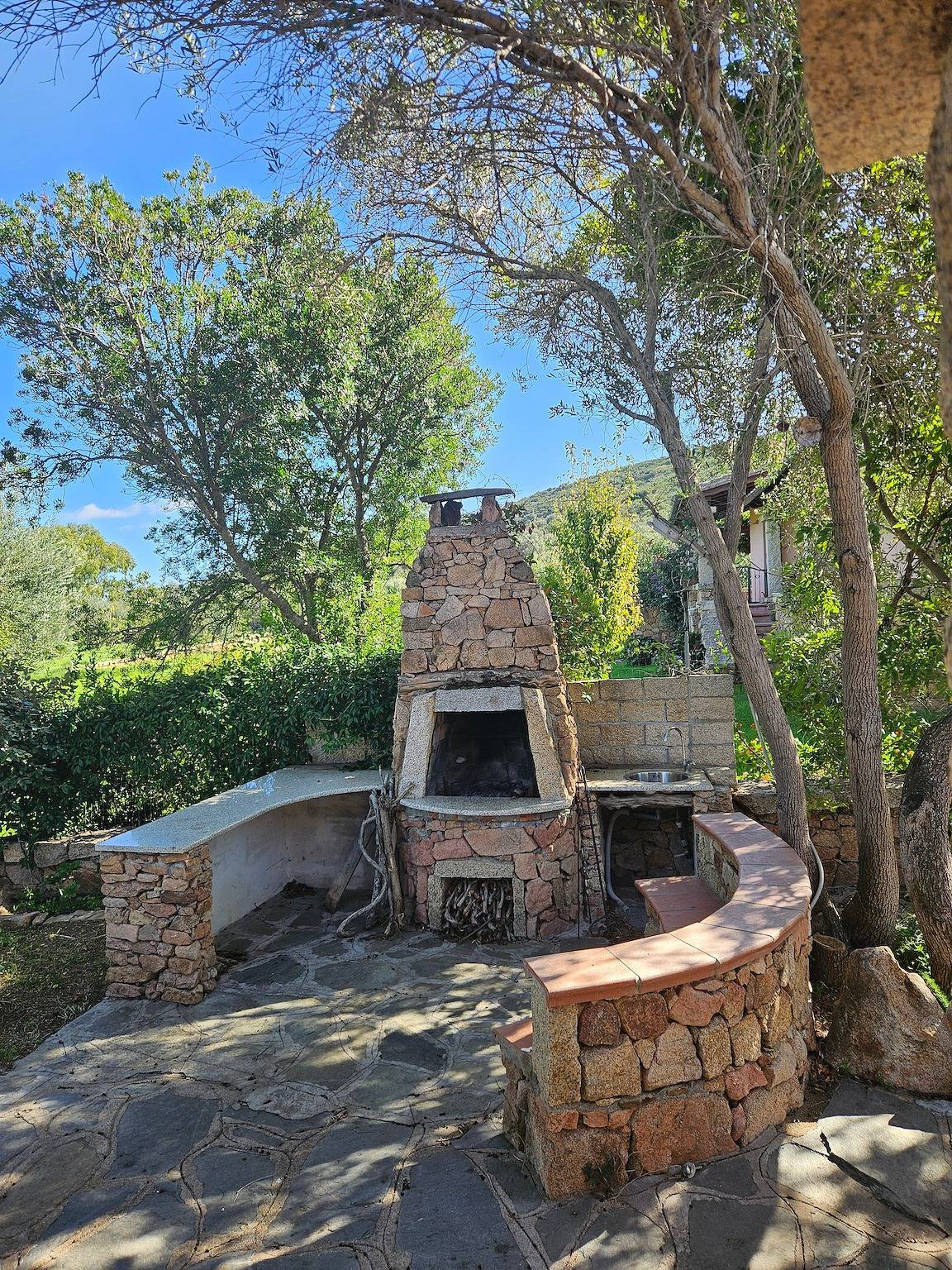 Villa 'Le Palme' con vista mare, Wi-Fi e aria condizionata in Lu Miriacheddu, San Teodoro