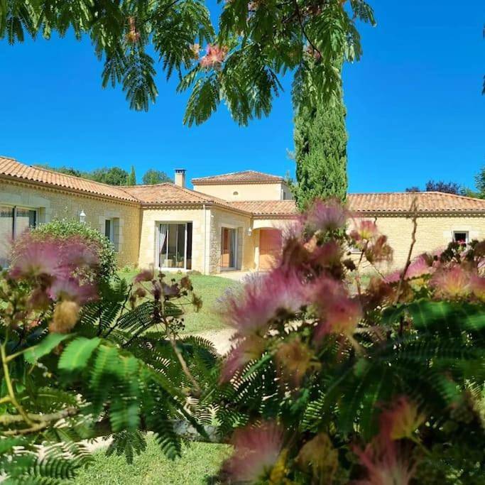 Location de vacances pour 2 personnes, avec jardin et piscine à Veyrines-de-Domme - 3