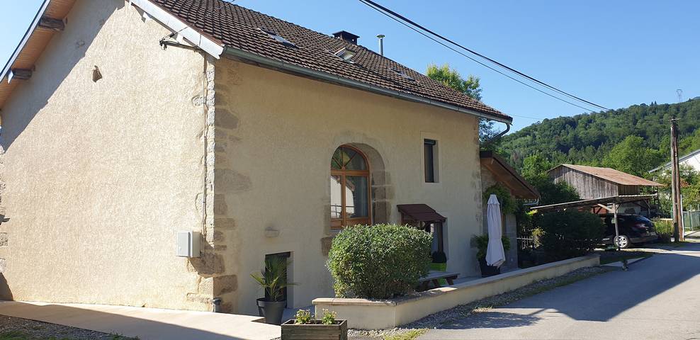 Gîte pour 6 personnes, avec jardin et terrasse dans Jeurre