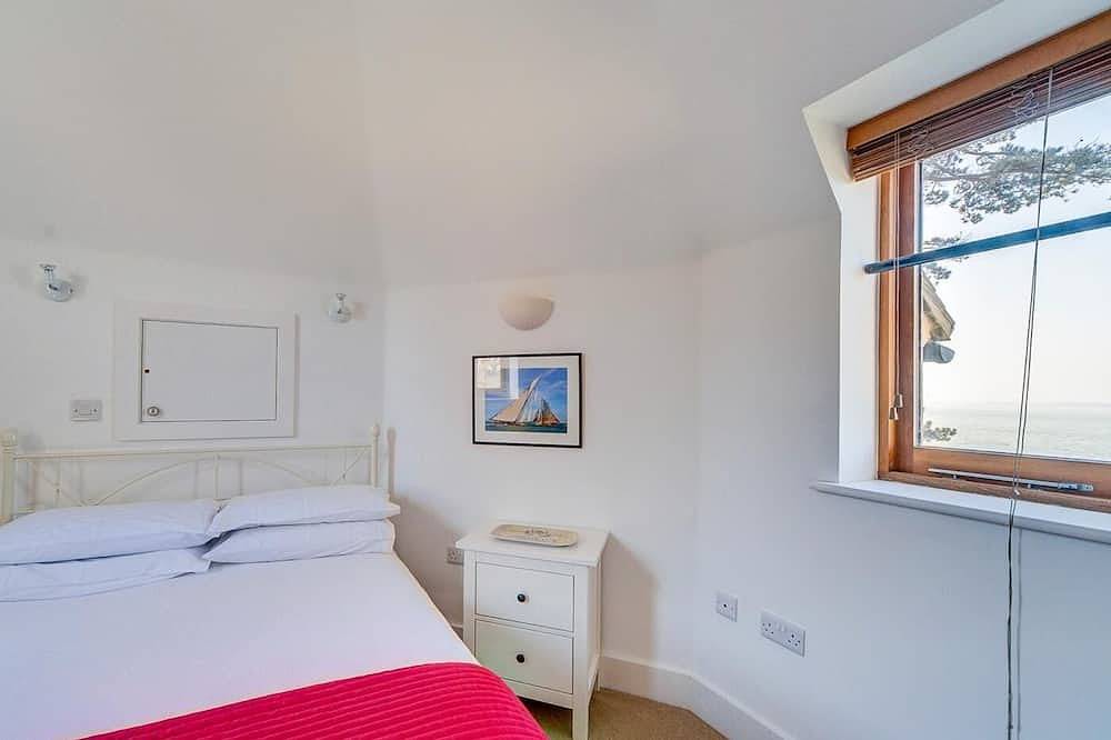 2 Bed in Cowes (oc-ic018) in Cowes, Isle of Wight