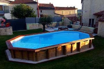 Gîte pour 8 personnes, avec jardin ainsi que jacuzzi et terrasse à Monségur (Lot-et-Garonne)