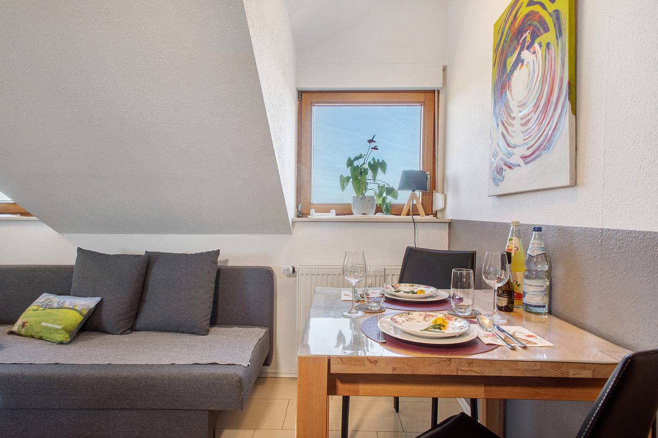 Ganze Wohnung, Ferienwohnung 'Bergchalet Mirabell - Fewo Weitblick' mit Bergblick am Bodensee in Friedrichshafen, Region Bodensee-Oberschwaben