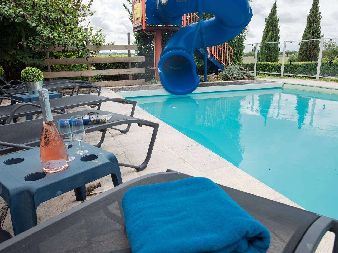 Maison familiale avec piscine privé et toboggan in Lusignac, Périgord Vert