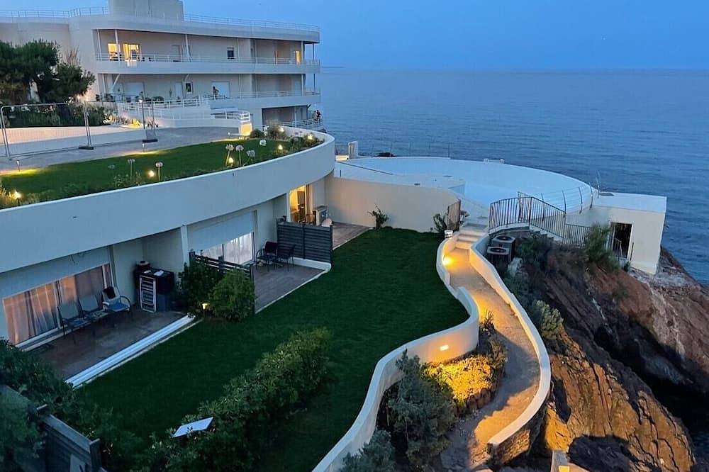 Geheel appartement, Rental Appt. 170 m² Axe Cannes - Saint Raphael Front de mer - 4 rooms 8/10 pers. in Le Trayas, Saint-Raphaël