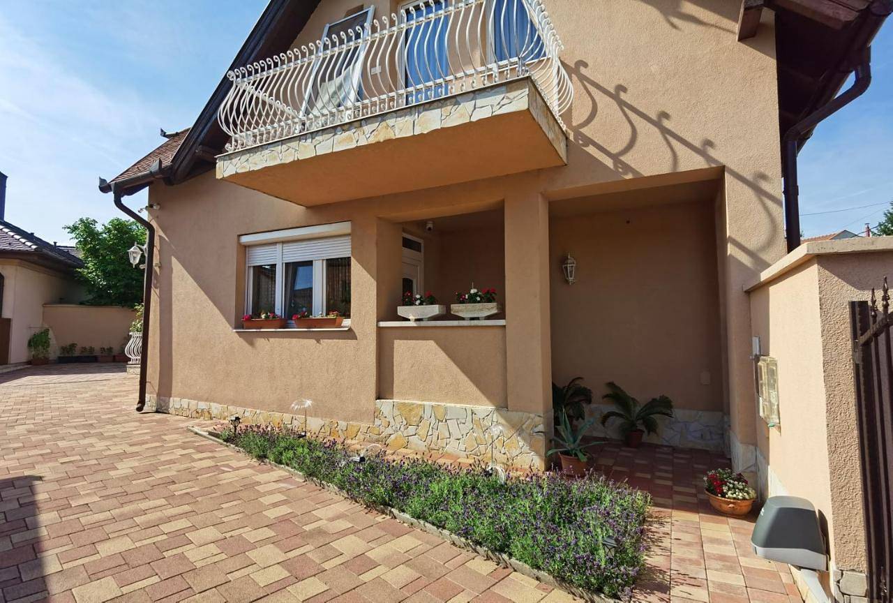 Cały apartament, Enci Apartman in Hajdúszoboszló, Hajdúszoboszlói járás
