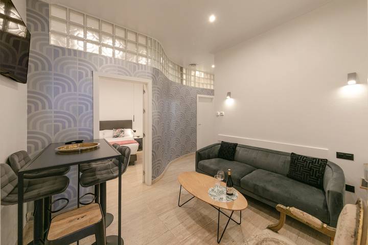 Apartamento entero, Apartamento 'Guadalquivir' con Wi-Fi y aire acondicionado in Casco Antiguo, Sevilla