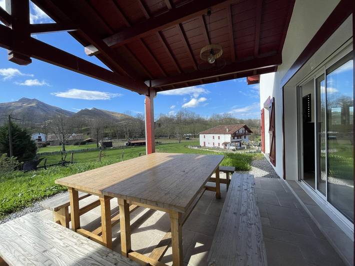 Gîte pour 8 personnes, avec Terrasse et Jardin