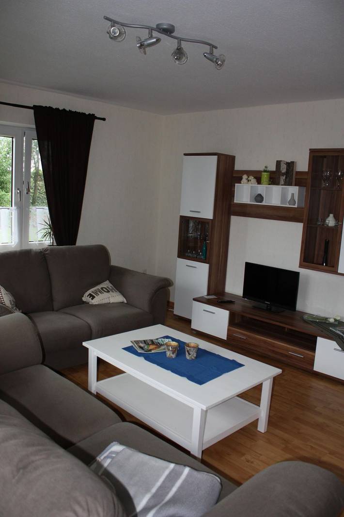 Mit kleinem Garten und Grill in Stadland, Wesermarsch