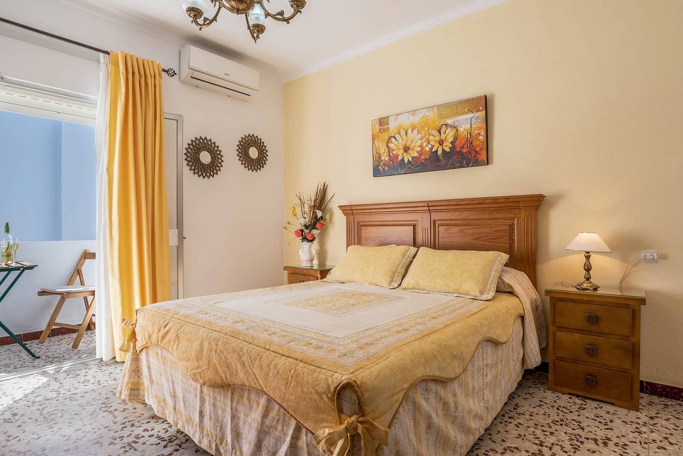 Entire apartment, Charming Apartment “Piso Carmen” in Central Location with Wi-Fi in Conil de la Frontera, Costa de la Luz