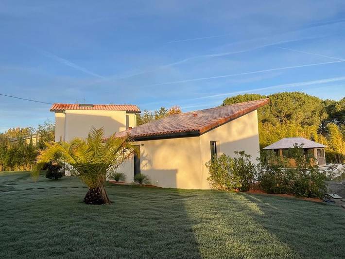 Maison d’hôte pour 2 personnes, avec jardin et sauna ainsi que vue sur le lac et vue