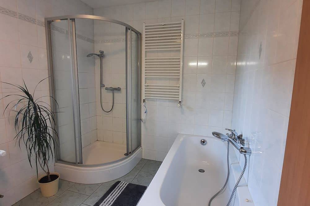 Ganze Wohnung, Holiday home in the beautiful Ore Mountains in Neudorf, Sehmatal