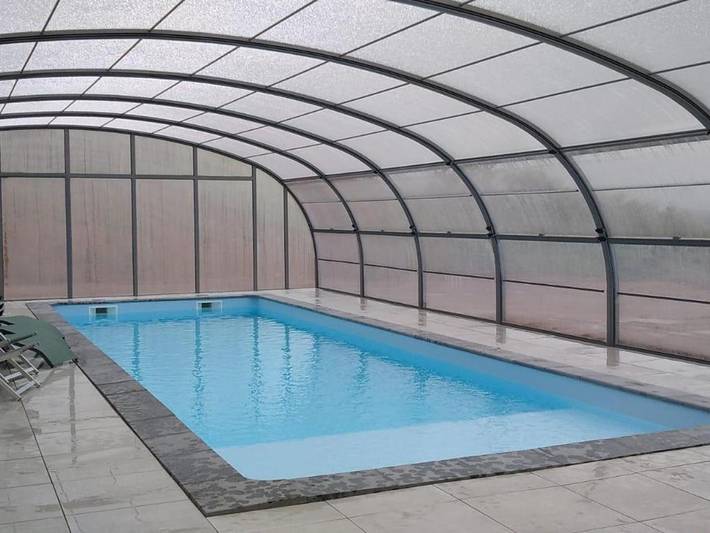 Gîte pour 14 personnes, avec piscine et balcon dans Sail-les-Bains