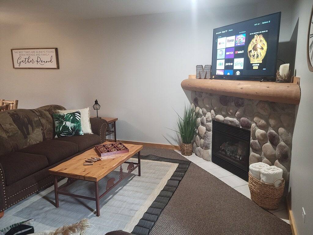 Umgestaltete Villa in der Nähe von Starved Rock State Park. Voll ausgestattet. Schlaf 9 in Starved Rock State Park