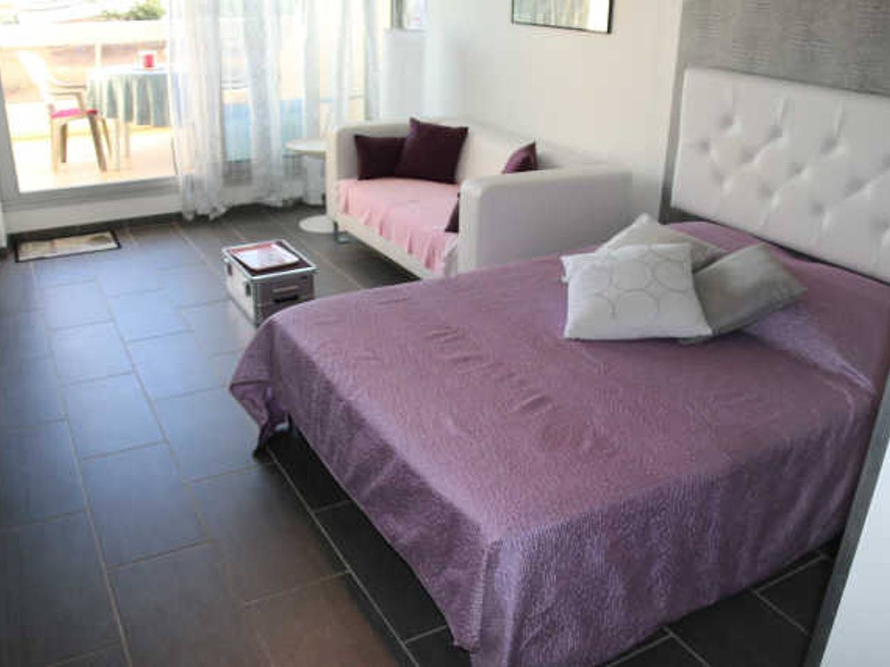 Entire studio, Charming Studio for 2 with Terrace, A/C, Parking, Near Beach – Agde in Cap d'Agde, Agde
