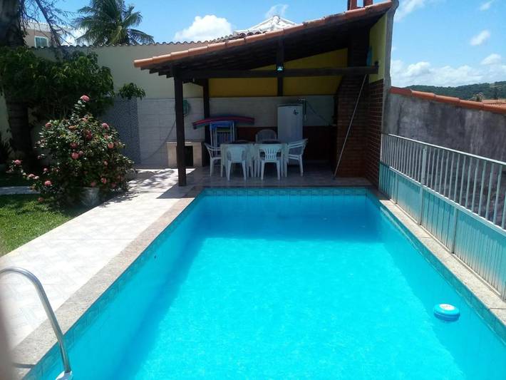 Casas e apartamentos de temporada para 14 pessoas, com vista e piscina e ainda balcão em Iguaba Grande