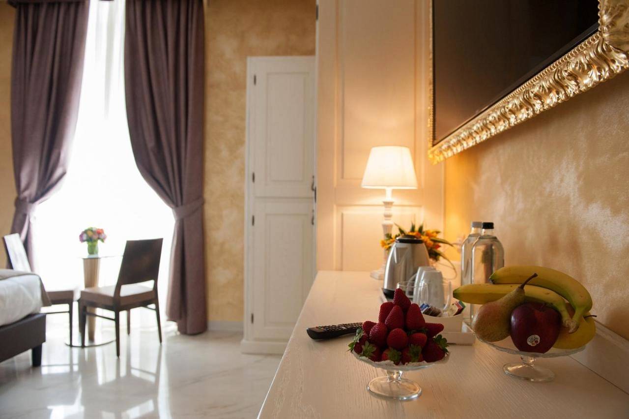 Maison Tritone in Centre de Rome, Rome