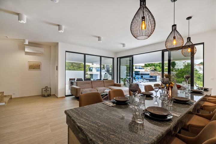 Ferienhaus für 8 Personen, mit Garten und Ausblick in Dalmatien - 2