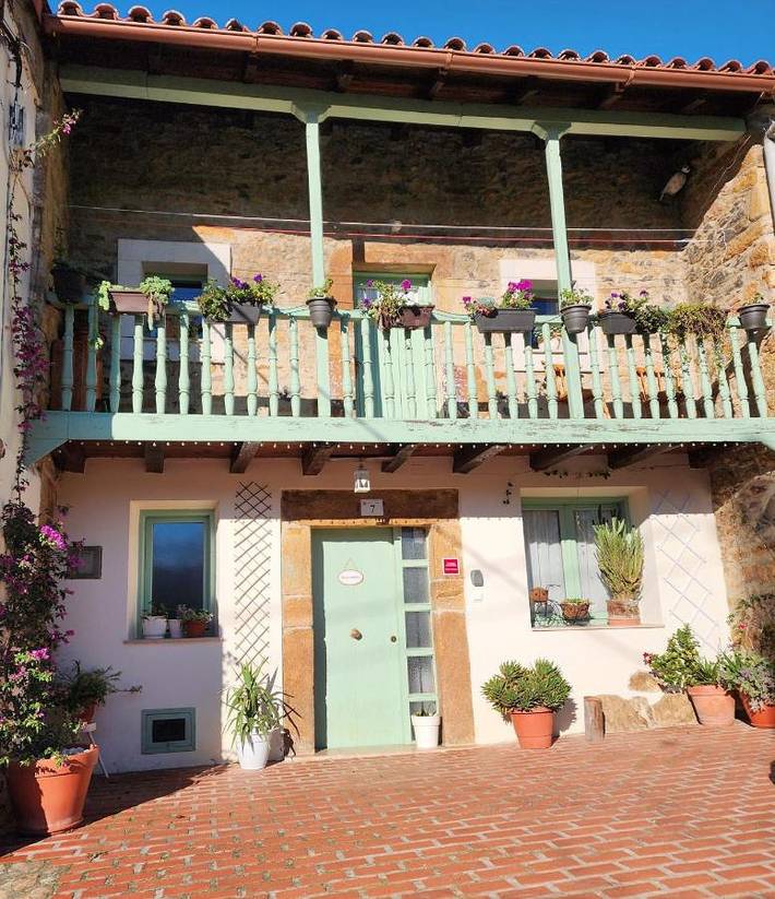 Casa de vacaciones para 8 personas, con jardín además de balcón y vistas - 1