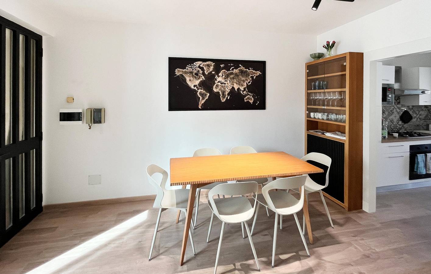 Apartamento vacacional entero, Acogedor apartamento junto a la playa con WiFi y aparcamiento in Viareggio, Costa de la Maremma