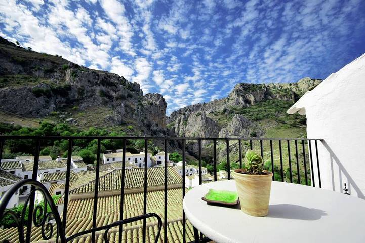 Gîte pour 2 personnes, avec Jacuzzi et Terrasse à Zuheros