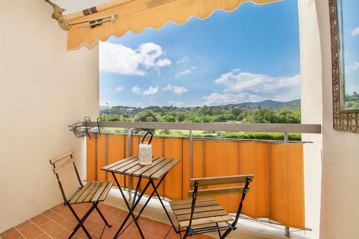 Gîte pour 2 personnes, avec piscine et balcon dans Port de Cannes Marina - 2