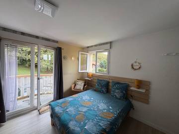 Gîte pour 2 personnes, avec vue ainsi que terrasse et sauna, animaux acceptés à Eugénie-les-Bains