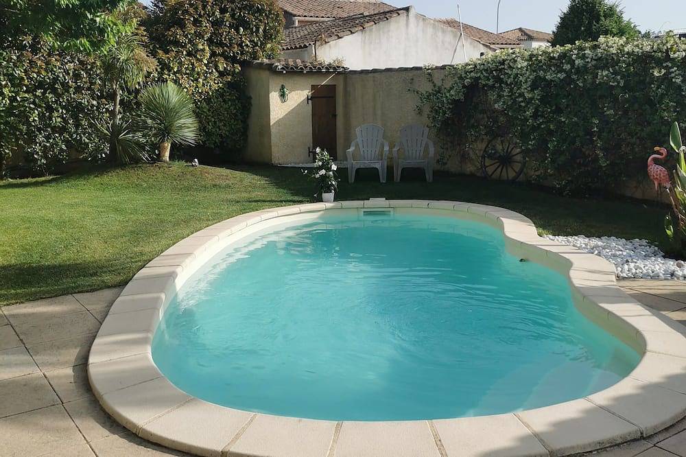 Jolie villa pour 6 personnes avec piscine in Gignac-la-Nerthe, Costa mediterránea (Francia)