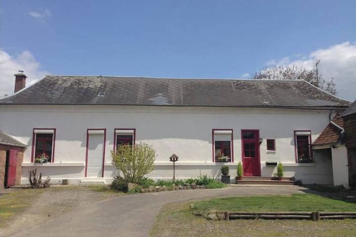 Location de vacances pour 8 personnes, avec jardin à Naours