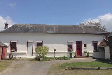 Gîte pour 8 personnes, avec jardin à Naours