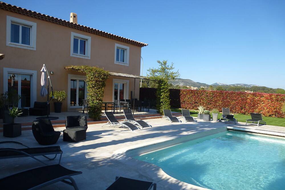 Villa Moderne Grand Confort- Piscine Chauffée sur demande in Sanary-sur-Mer, Côte méditerranéenne (France)