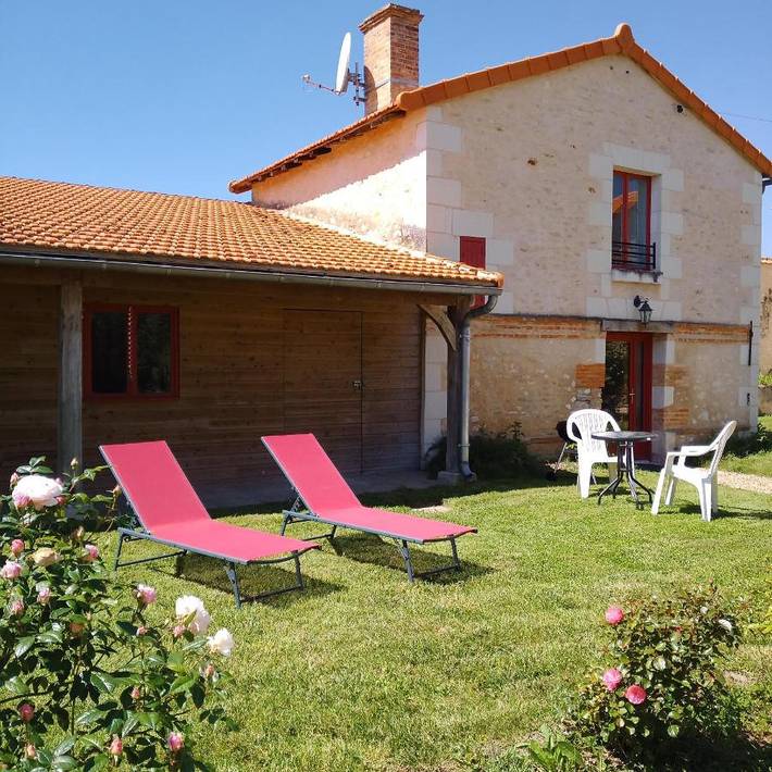 Location de vacances pour 4 personnes, avec vue et jardin à Braye-sous-Faye - 4