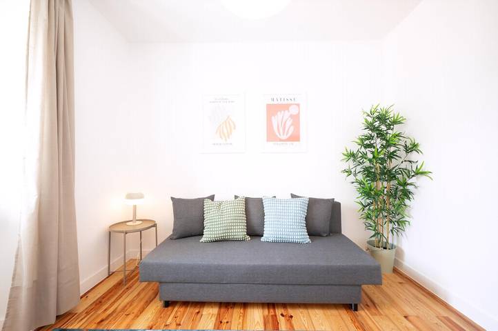 Ganze Wohnung, Ferienwohnung für 4 Personen mit Balkon in Santa Engrácia, São Vicente (Lissabon)