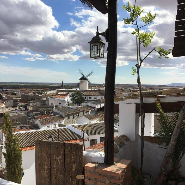 Apartamento para 4 personas, con Balcón y Jacuzzi además de Terraza y Jardín en Campo de Criptana