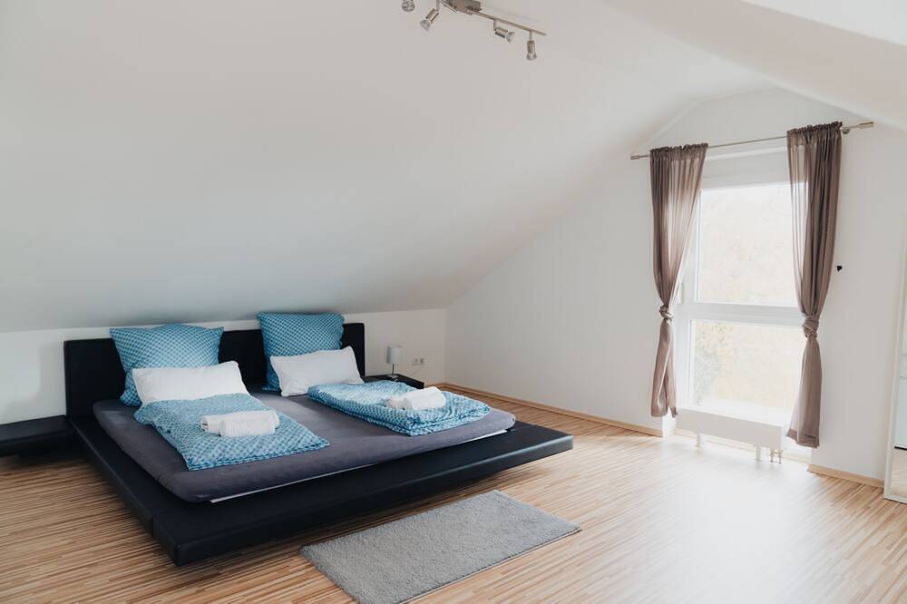 Ganze Wohnung, Modernes Penthouse mit Panorama & Charme stadtnah in Villingen in Villingen-Schwenningen, Mittlerer Schwarzwald