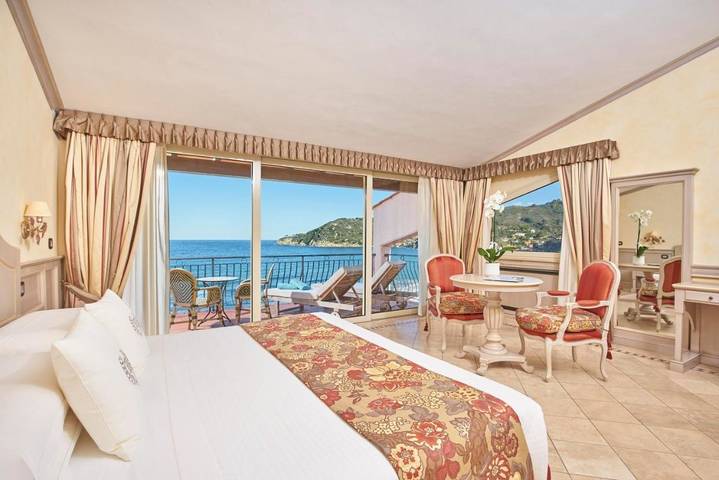 Hotel für 2 Personen, mit Balkon und Whirlpool sowie Terrasse und Garten in Biodola - 2
